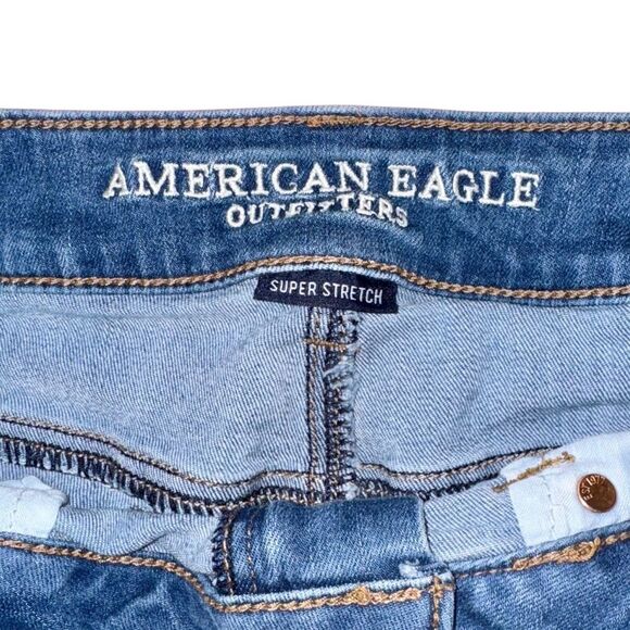 American Eagle Outfitters Low Rise Super Stretch Cutoff Jean Shorts Denim Sz 12 - Picture 7 of 11